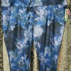 NWT, Reel Legends Keep-Cool Capri leggings